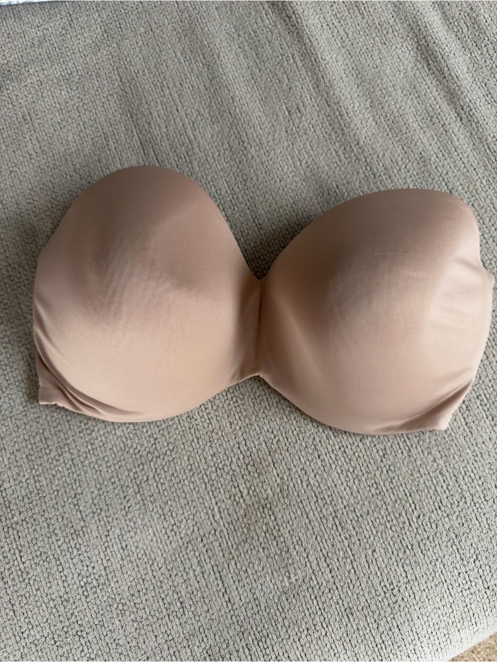 Maidenform Strapless Bandeau Bra in Nude